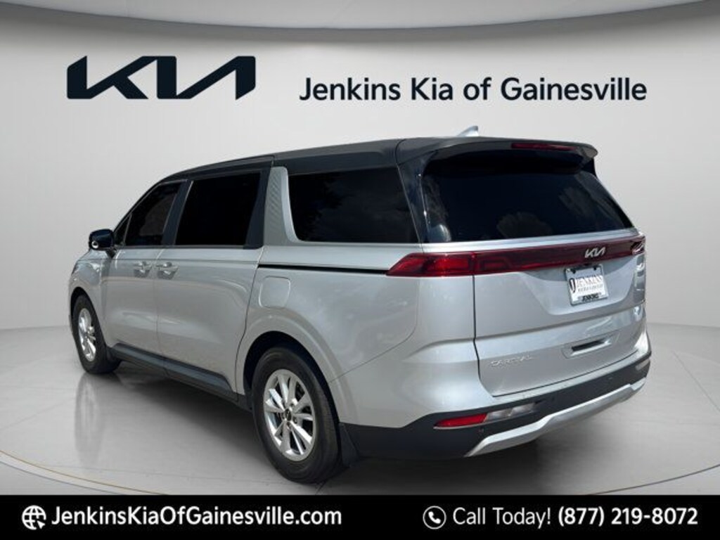 Used 2023 Kia Carnival LX Seat Package Minivan/Van