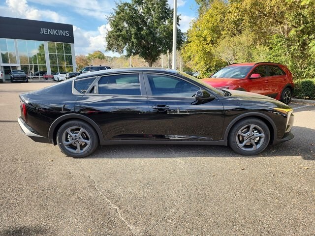 2025 Kia K4 LXS photo 2