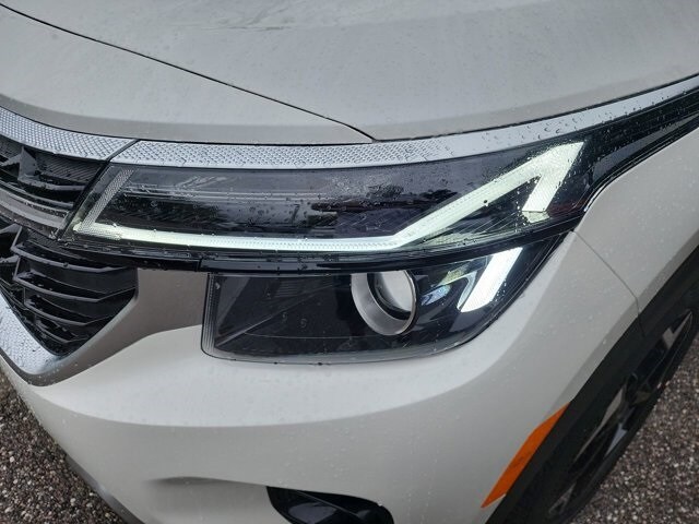 2026 Kia Seltos S photo 3