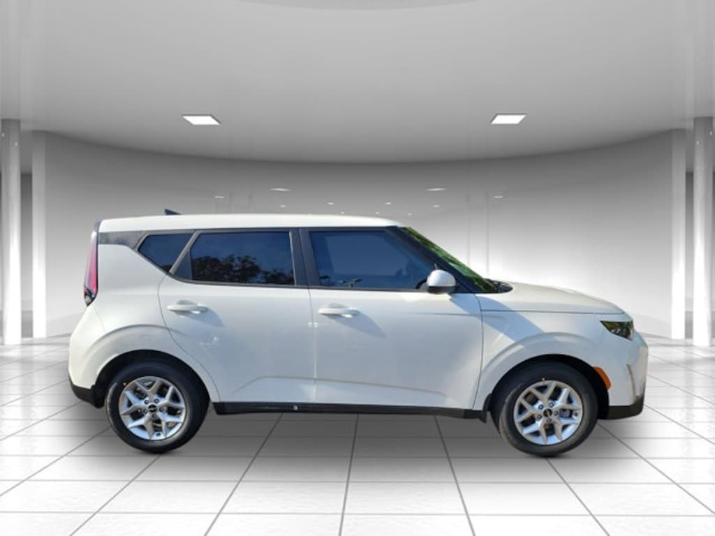 New 2025 Kia Soul LX Hatchback