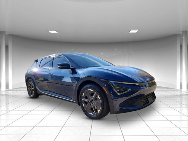 2025 Kia EV6 Light L/R's photo