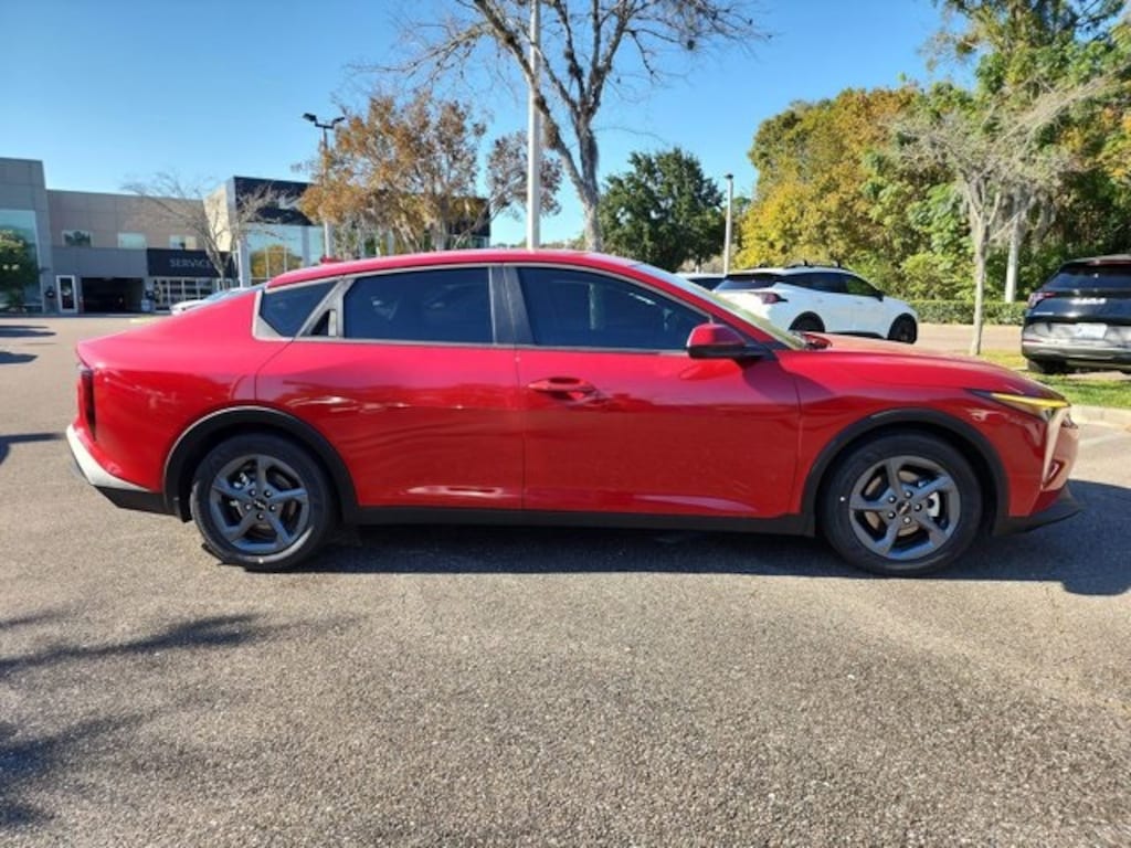 New 2025 Kia K4 LXS Sedan