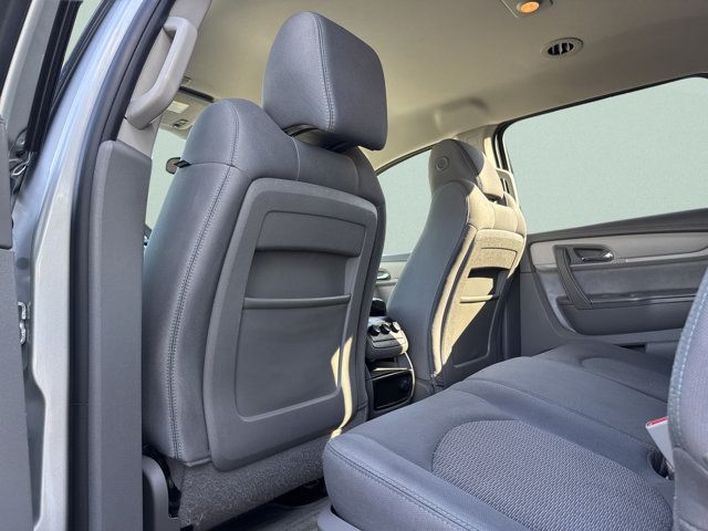 2017 Chevrolet Traverse LS - Photo 13