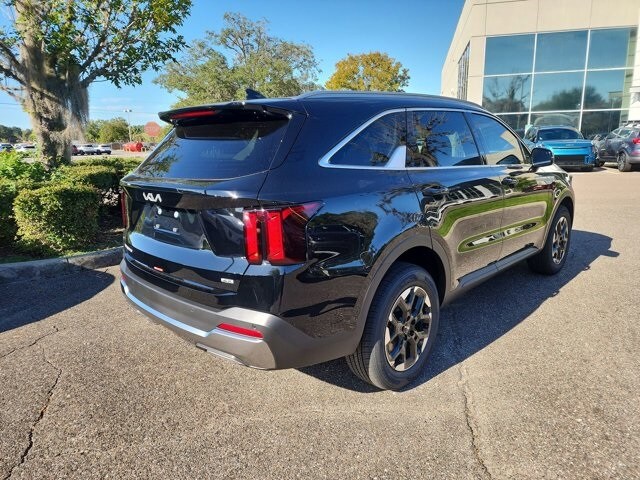 2026 Kia Sorento S photo 2