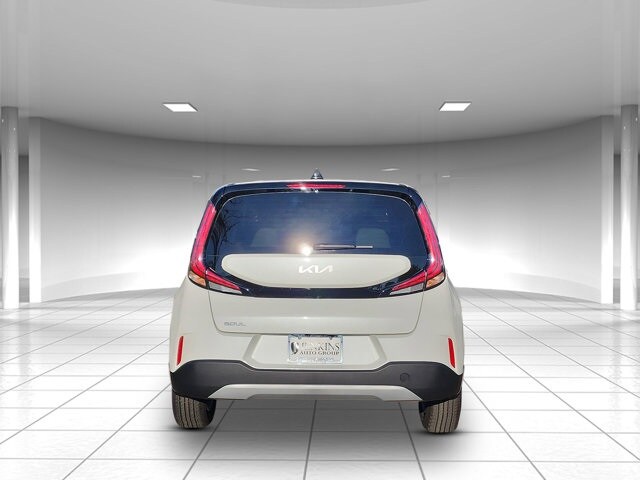 2025 Kia Soul LX photo 3