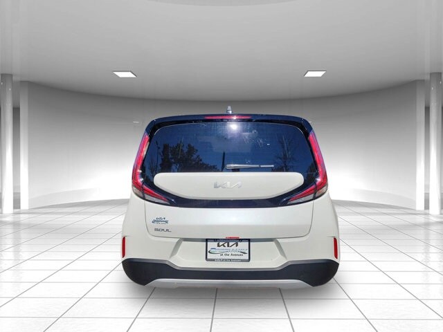 2025 Kia Soul LX photo 4