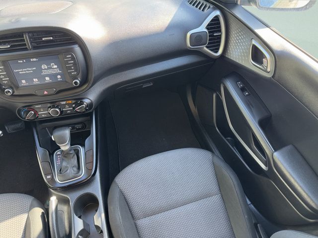 2021 Kia Soul LX - Photo 17