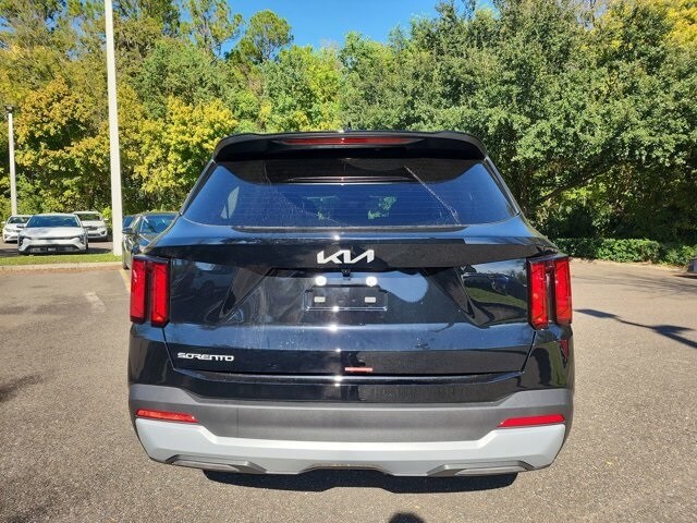 2026 Kia Sorento LX photo 3