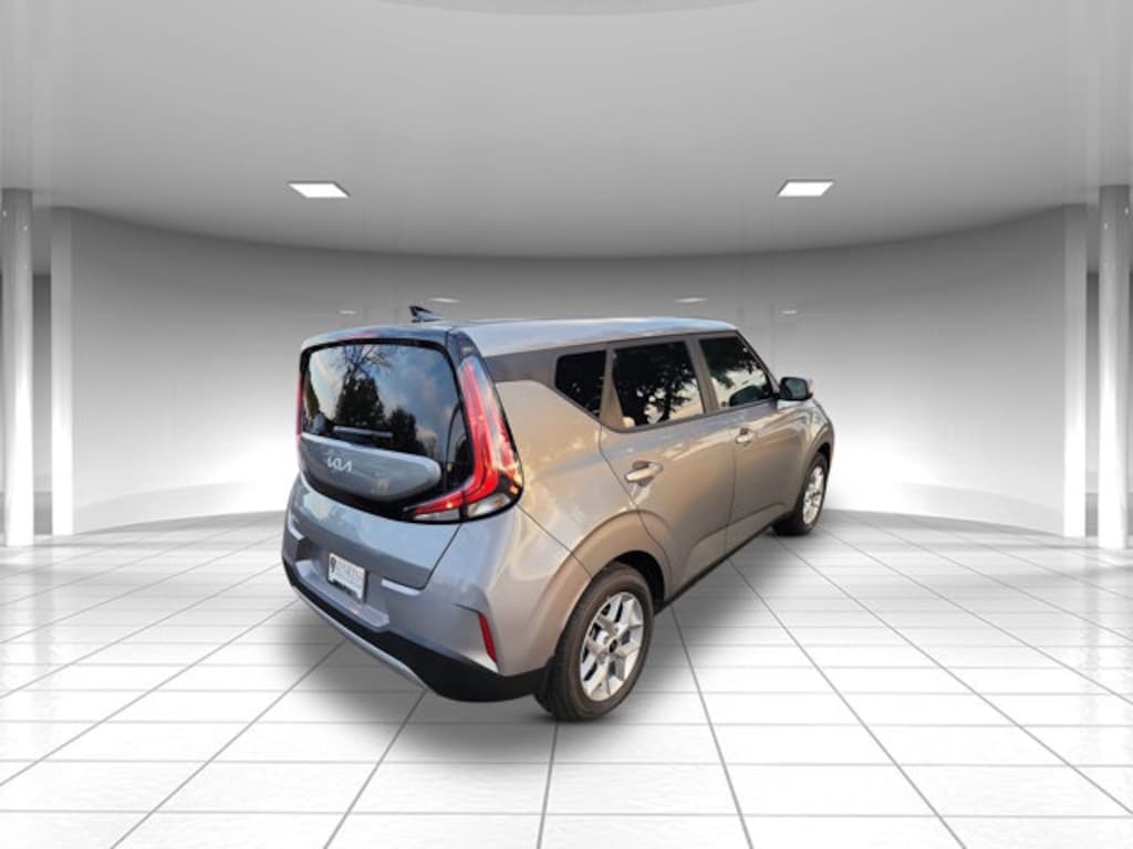 New 2025 Kia Soul LX Hatchback