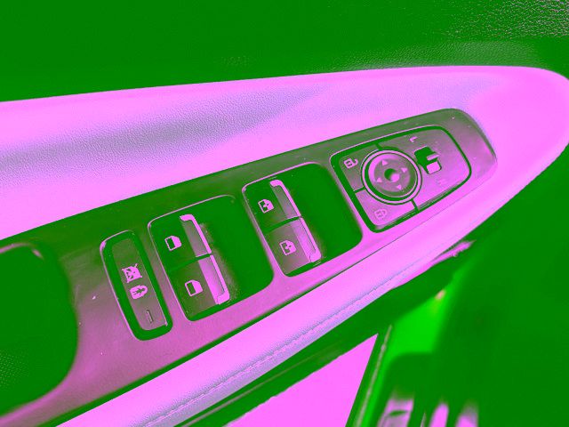2020 Hyundai Santa Fe Limited - Photo 19