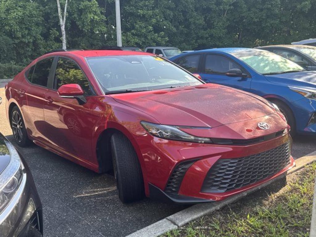 Used 2025 Toyota Camry SE Sedan