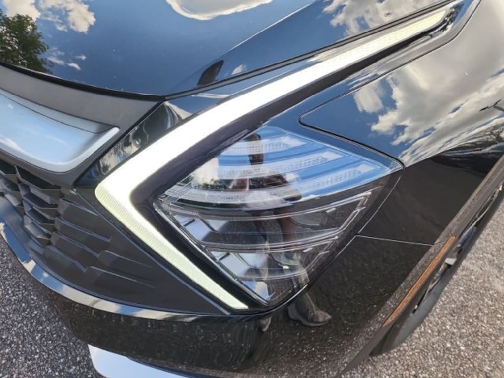 New 2025 Kia Sportage Hybrid LX SUV