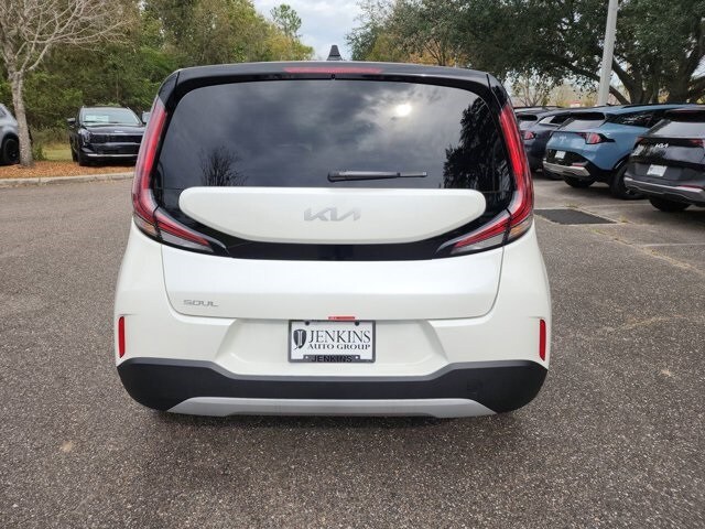 2025 Kia Soul LX photo 4