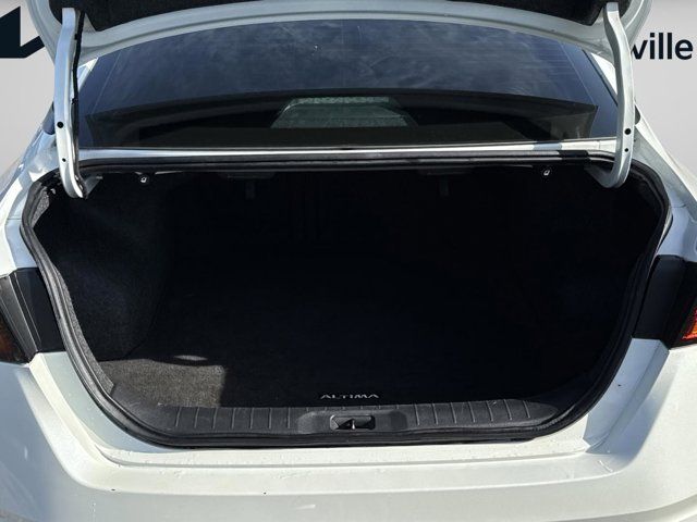 2023 Nissan Altima SV - Photo 11