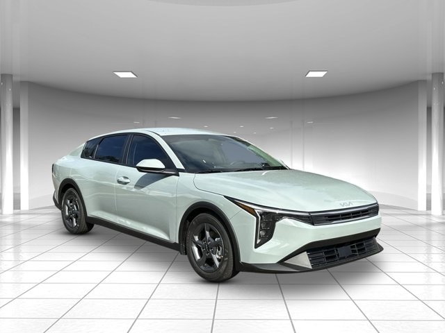 2025 Kia K4 LXS's photo