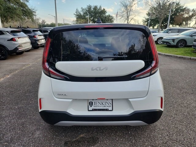 2025 Kia Soul LX photo 3