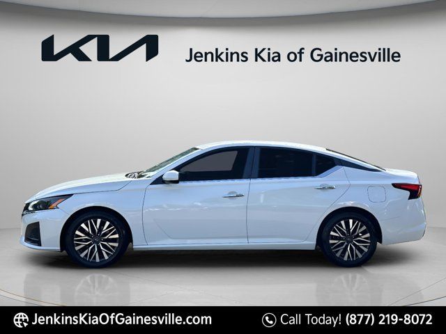 2023 Nissan Altima SV - Photo 6