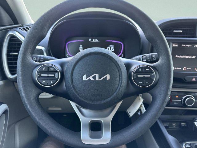 2023 Kia Soul LX - Photo 23