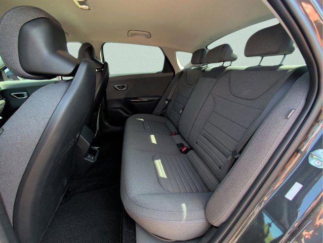 2025 Kia K4 EX - Photo 27
