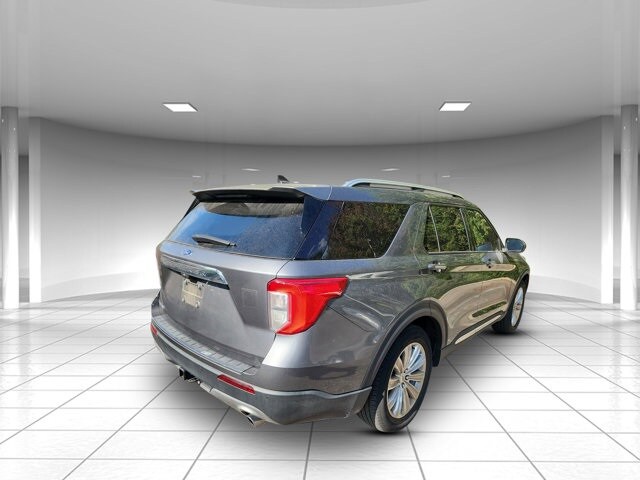2022 Ford Explorer Limited photo 2