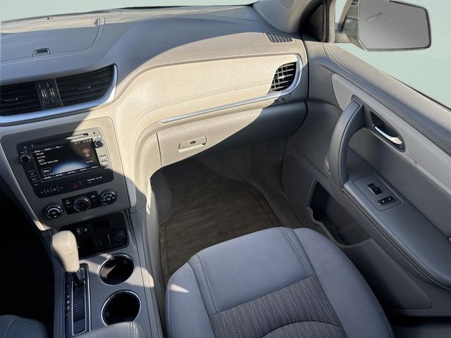 2017 Chevrolet Traverse LS - Photo 12