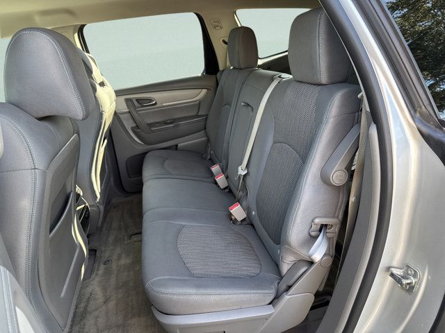 2017 Chevrolet Traverse LS - Photo 14