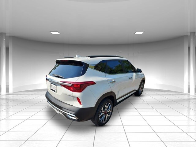 2023 Kia Seltos SX photo 3