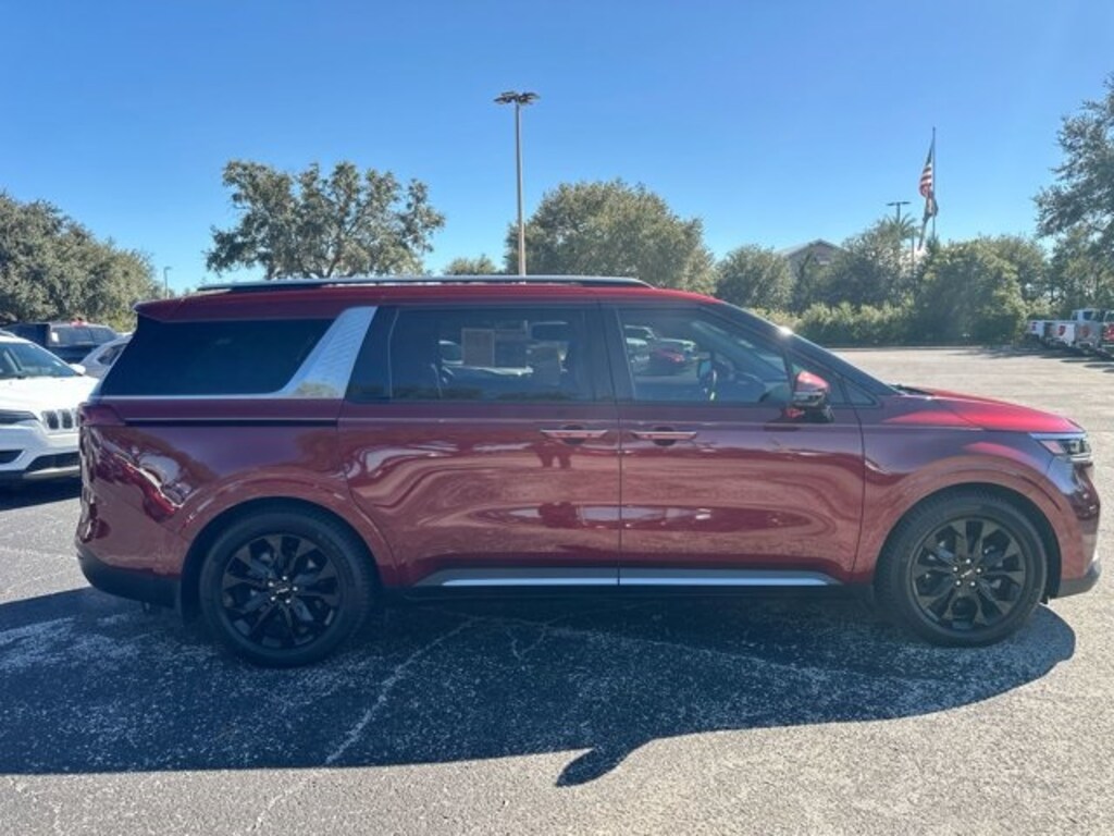 Used 2024 Kia Carnival SX Prestige Minivan/Van