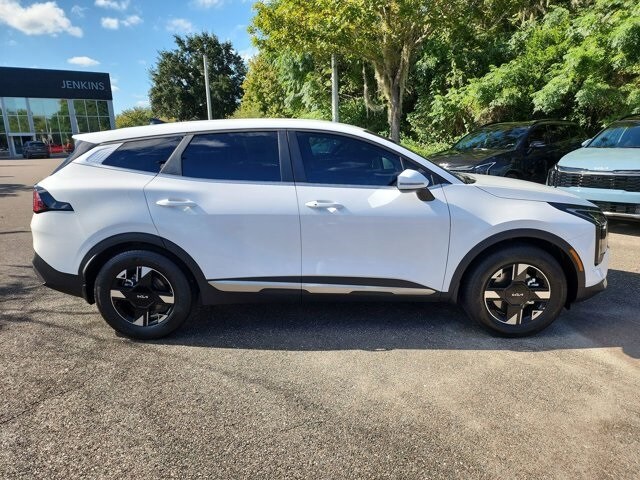 2026 Kia Sportage LX photo 2