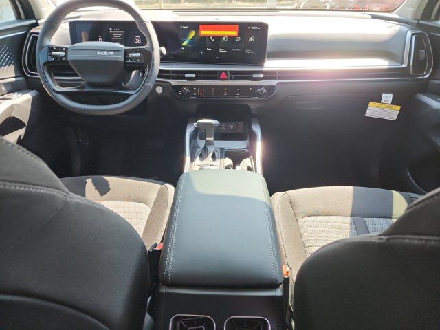 2026 Kia Sorento LX - Photo 11