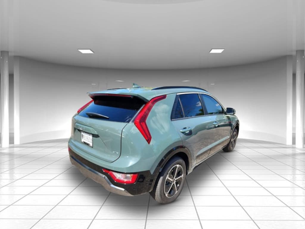 New 2025 Kia Niro SX SUV