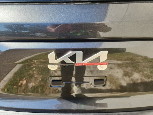 2026 Kia Niro LX photo 4