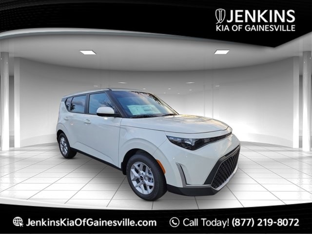 2025 Kia Soul LX's photo