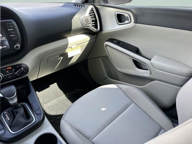 2023 Kia Soul LX - Photo 12