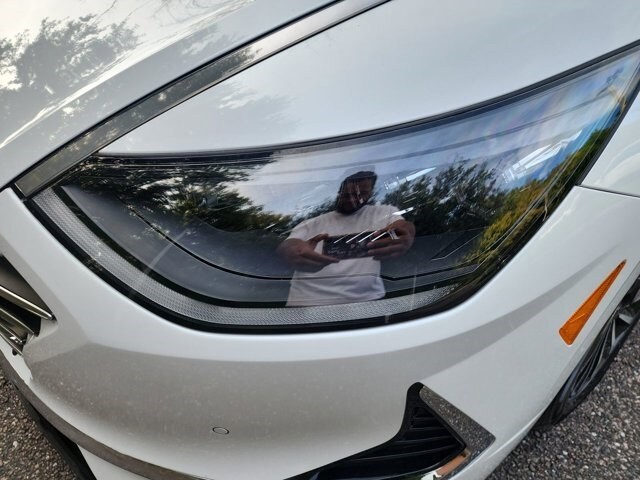 2021 Hyundai Sonata Hybrid Limited photo 4