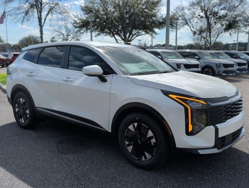 New 2026 Kia Sportage Hybrid LX SUV