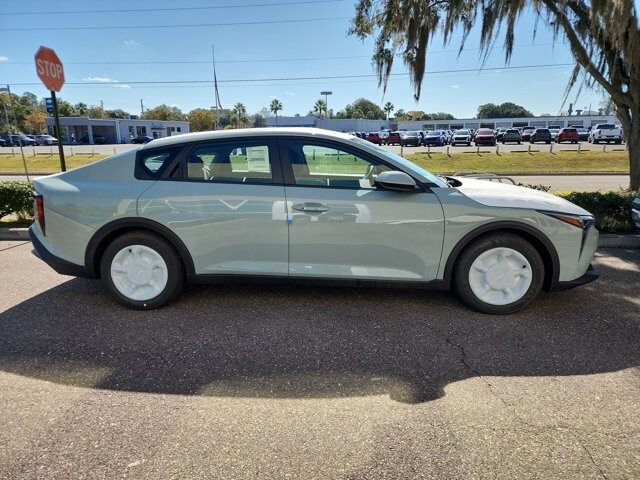 2025 Kia K4 LXS photo 2