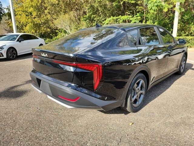 2025 Kia K4 LXS photo 3
