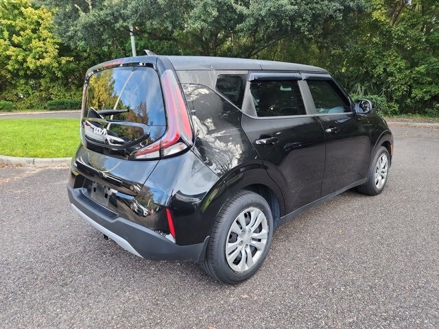 2023 Kia Soul LX photo 2