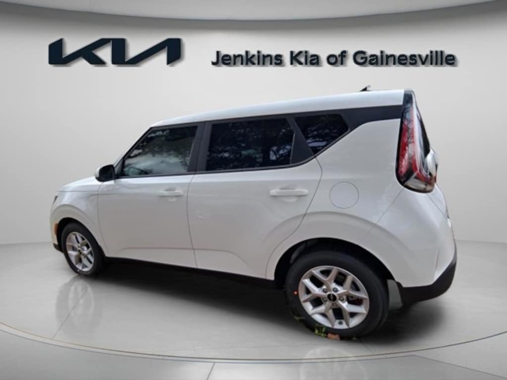 New 2025 Kia Soul LX Hatchback