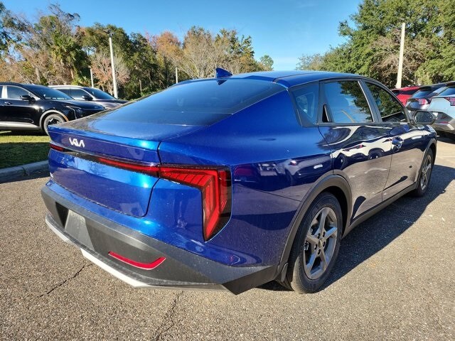2025 Kia K4 LXS photo 3