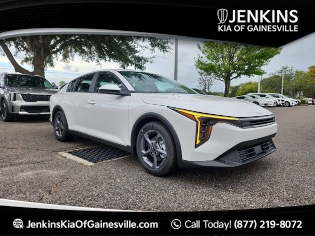 New 2025 Kia K4 LXS Sedan