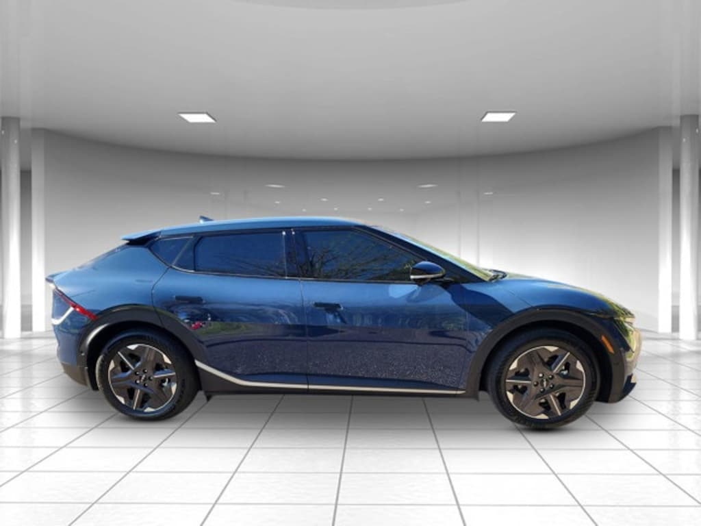 New 2025 Kia EV6 Light SUV