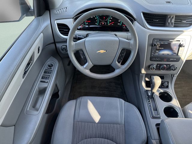 2017 Chevrolet Traverse LS - Photo 10