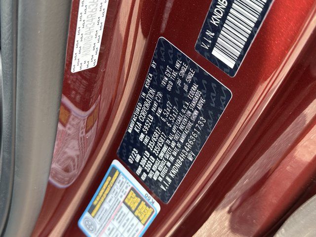 2024 Kia Carnival LX Seat Pkg - Photo 38