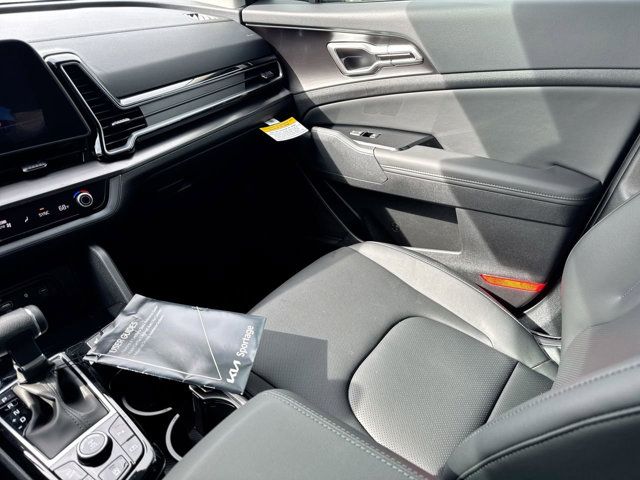 2025 Kia Sportage EX - Photo 12