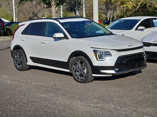 2023 Kia Niro EX Touring's photo