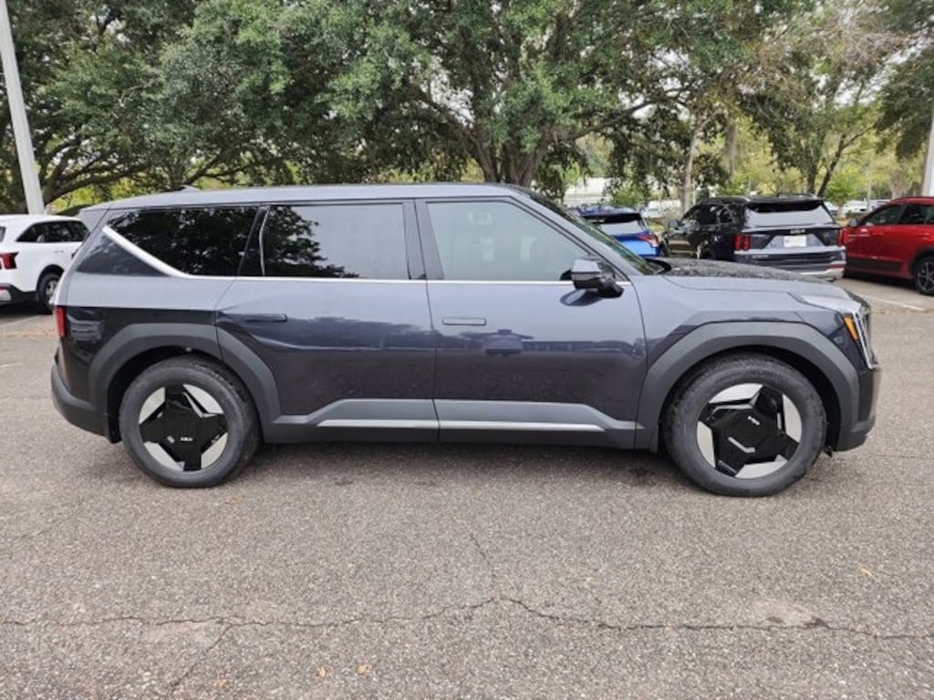 New 2026 Kia EV9 Light Long Range SUV