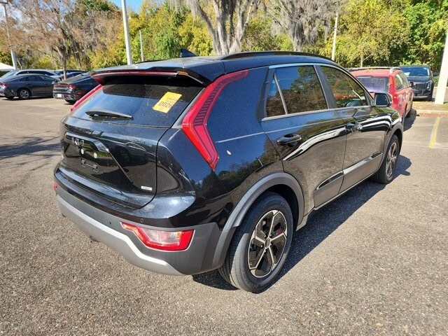 2023 Kia Niro EX photo 3