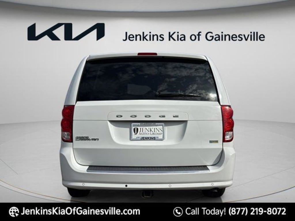 Used 2017 Dodge Grand Caravan SE Minivan/Van